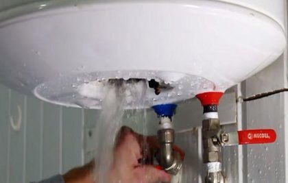 Сливание воды из водонагревателя